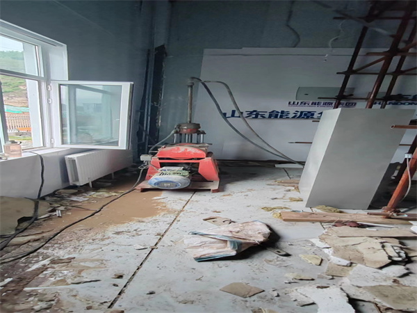 乌兰浩特地基基础下沉墙体裂缝加固注浆顶升施工