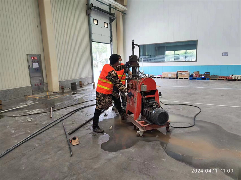 乌兰浩特厂房地面下沉塌陷注浆加固施工